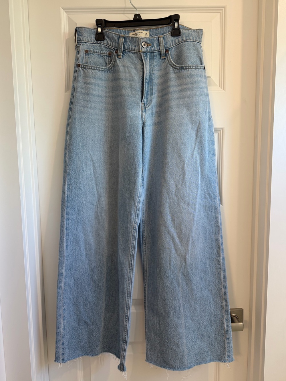 Abercrombie & Fitch The Wide Leg High Rise Jeans